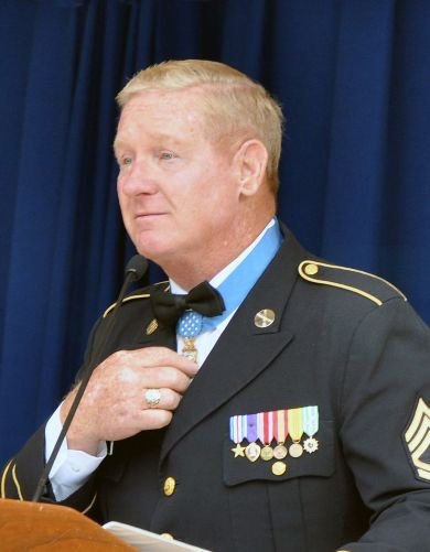 Davis_Sammy_speaking_2009.jpg