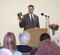 American TFP Vice President John Horvat launched the book in St. Louis, MO