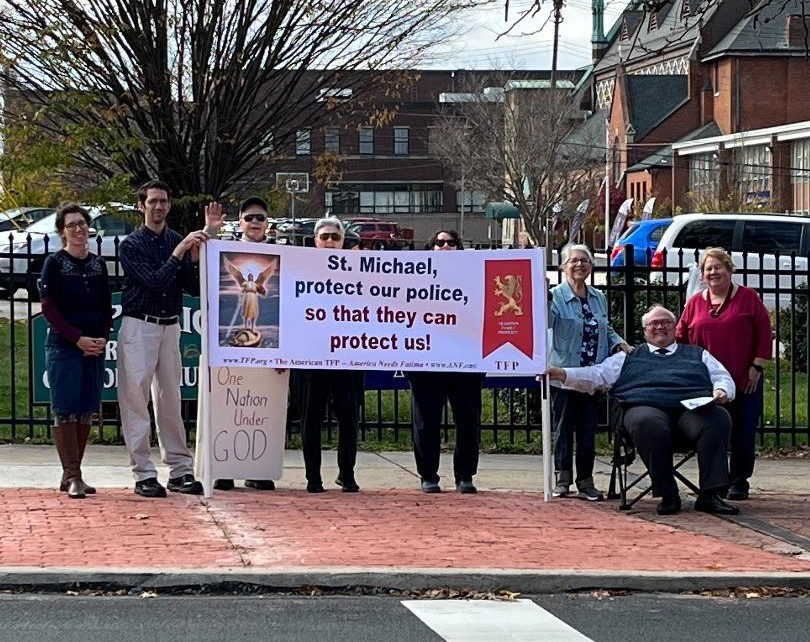 Over 1,100 Rosary Rallies for Police who Maintain Law and Order!