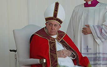 Papa Francesco: «Se vedo il Vangelo solo in chiave sociologica, sì, sono comunista, e anche Gesù lo è»