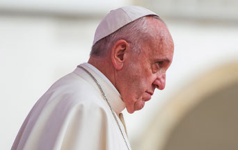 Pope Francis Authorizes Blessing Homosexual Couples and Adulterers with a Declaration and a “Clarification” that Favor Sin