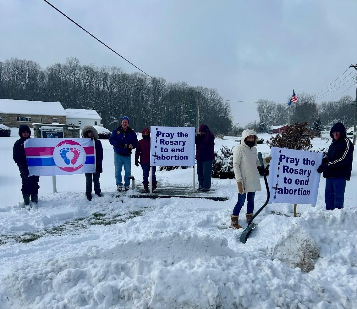 1,071 Rosary Rallies All Across America Fight for the Unborn