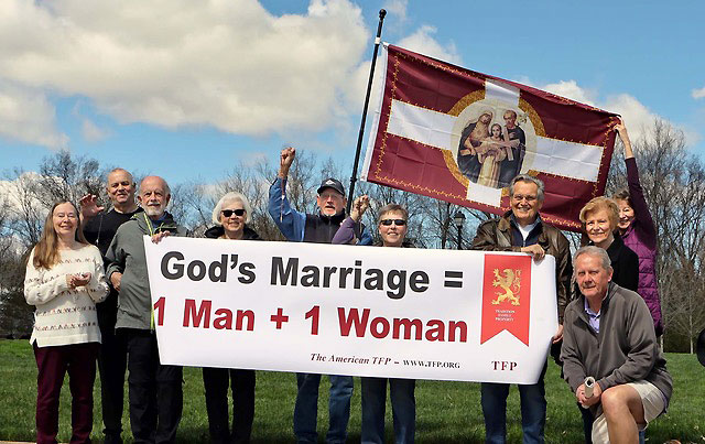 1,000 Rosary Rallies Celebrate Traditional Marriage - Farragut, Tennessee