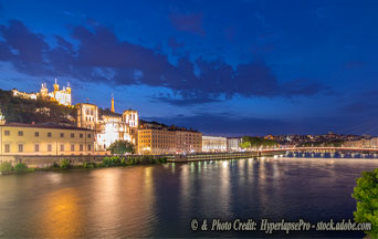 Circulating News of Napoleon’s Excommunication While Escaping Detection by the French Officers