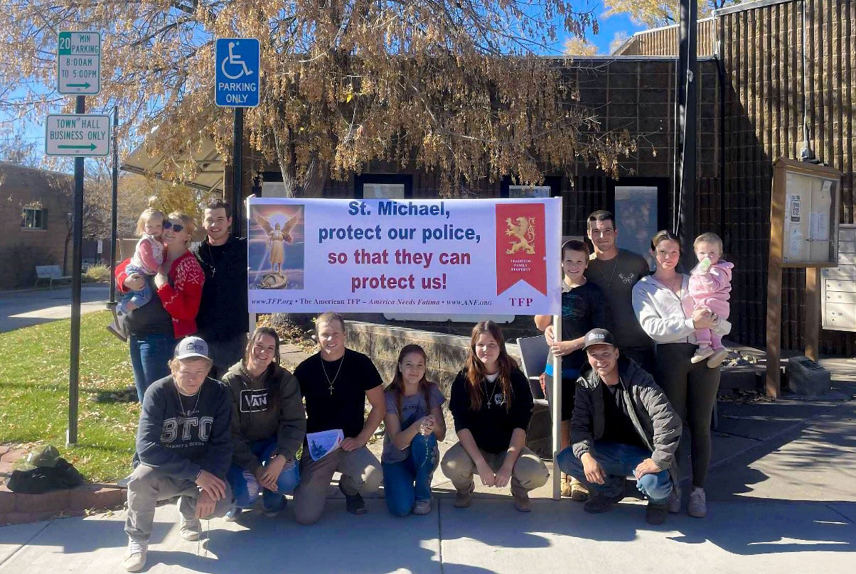 Praying for the Police: More than 1,200 Rosary Rallies Held in Thanks