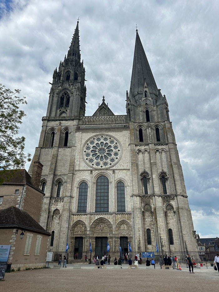 The Marvelous Relic of Our Lady’s Veil at Chartres