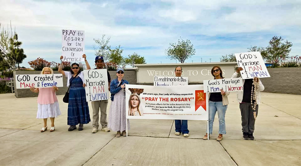 Defending God’s Marriage: 1,160 Rosary Rallies Take Place in America’s Public Square