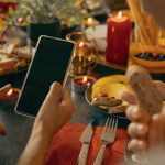 Phones Don’t Have a Place at the Table in Some Restaurants
