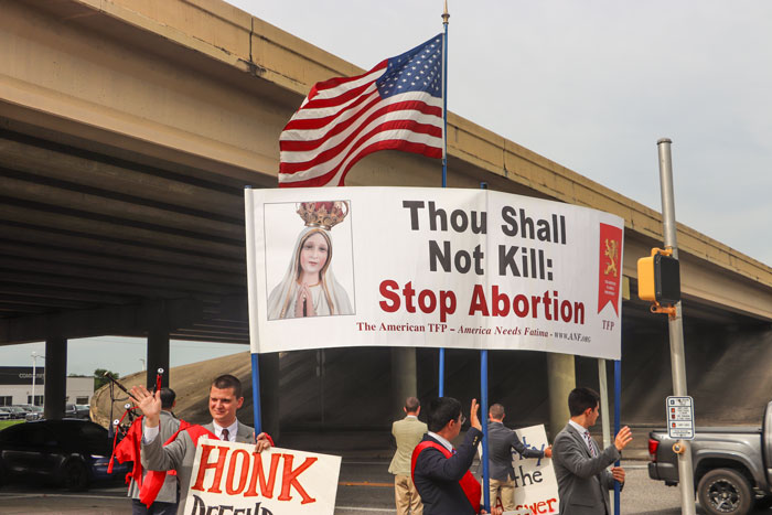 In Texas, TFP Summer Caravan Proclaims “Thou Shall Not Kill!”
