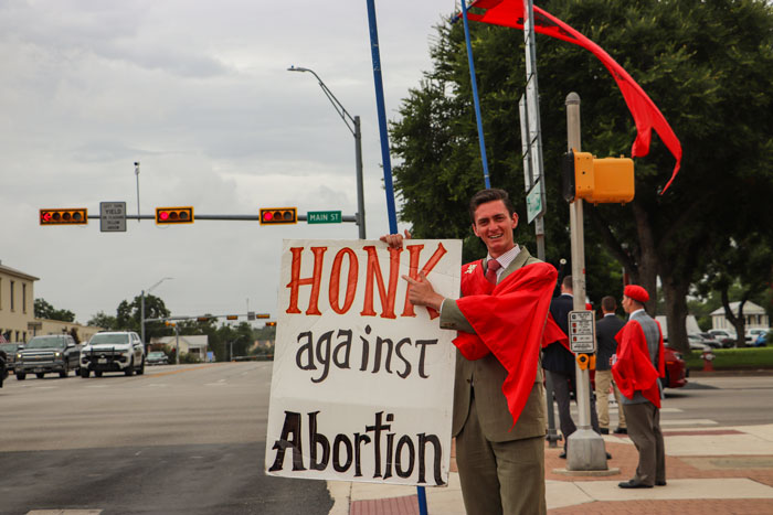 In Texas, TFP Summer Caravan Proclaims “Thou Shall Not Kill!”