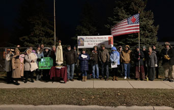 Faithful Catholics Defend the Innocence of Christmas Under Attack in Green Bay