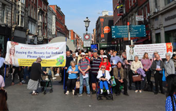 Over 10,000 Participate in Historic Public Square Rosary Crusade in Ireland!
